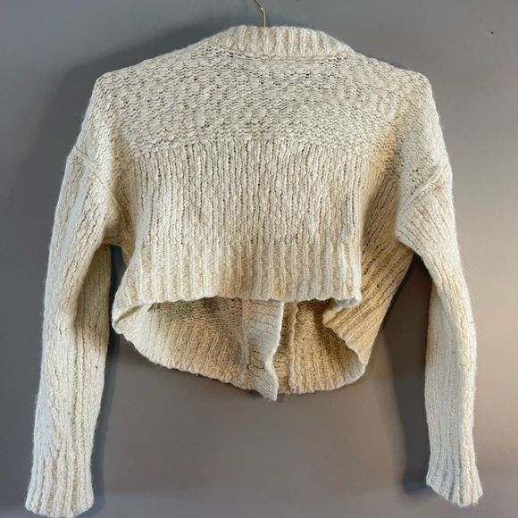 Everlane Alpaca & Merino Wool Cropped Cardigan Sweater || Cream - Picture 5 of 9